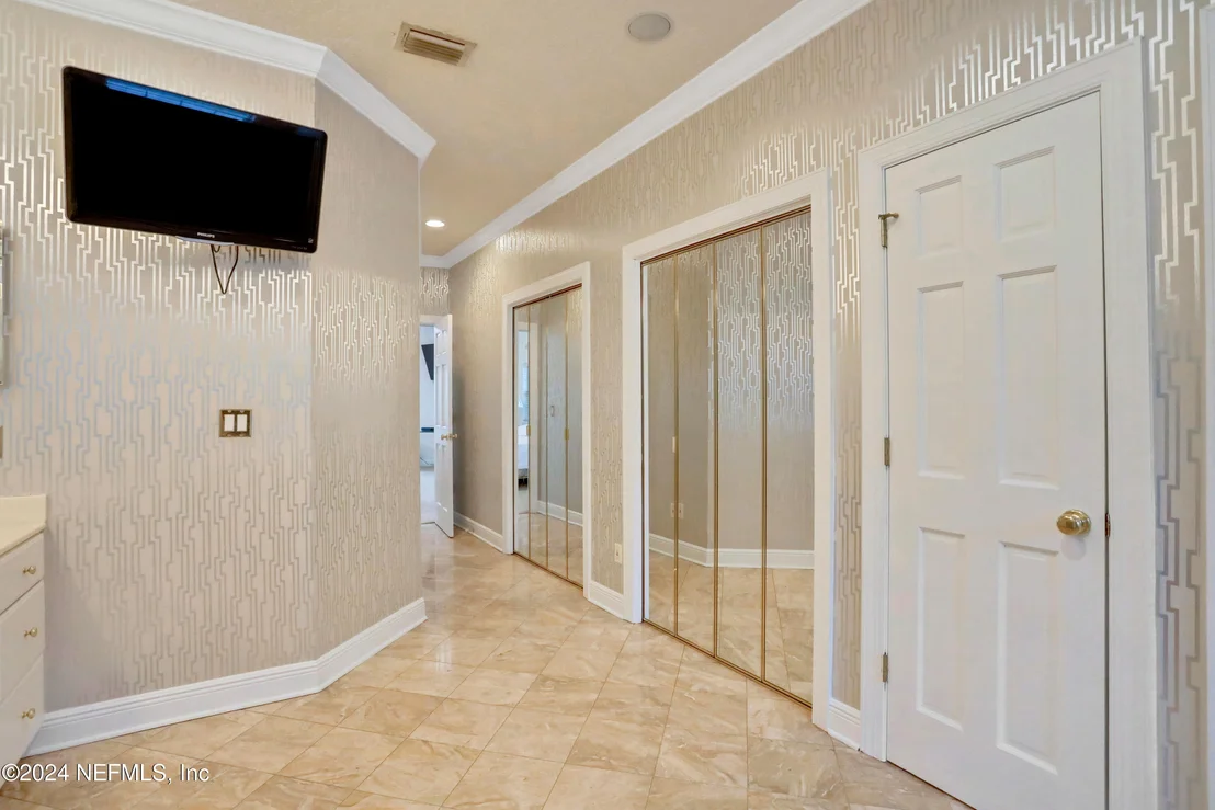 Photo of 225 CLEARLAKE Drive