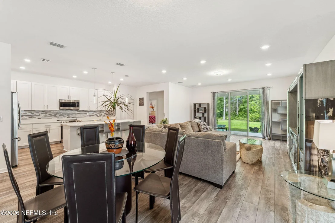 Photo of 120 OAKLEAF Way