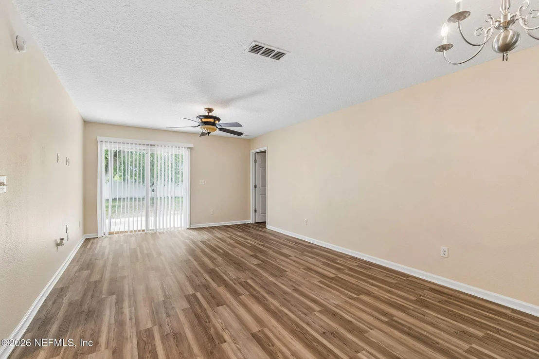 Photo of 73 S TWIN MAPLE Road
