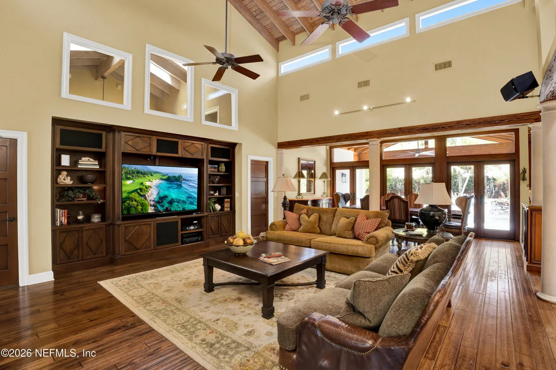 Photo of 33 CORONA Road