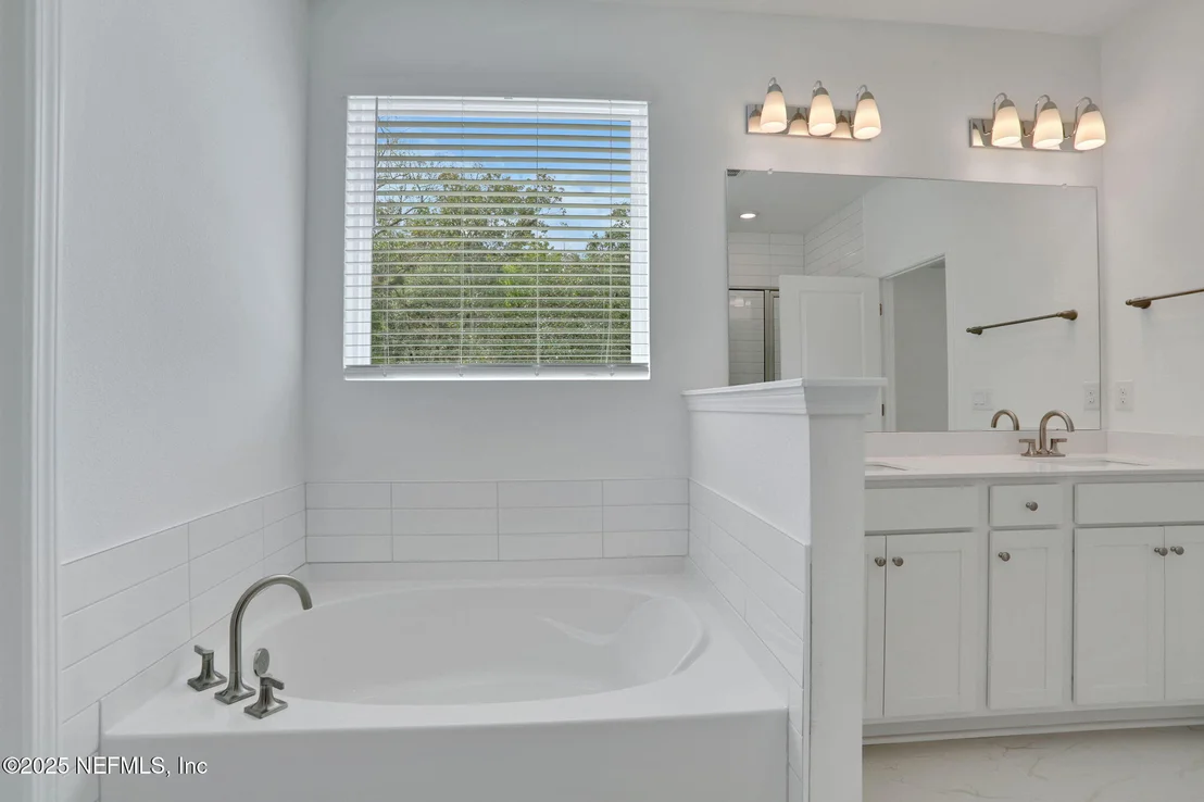 Photo of 643 FARMFIELD Drive