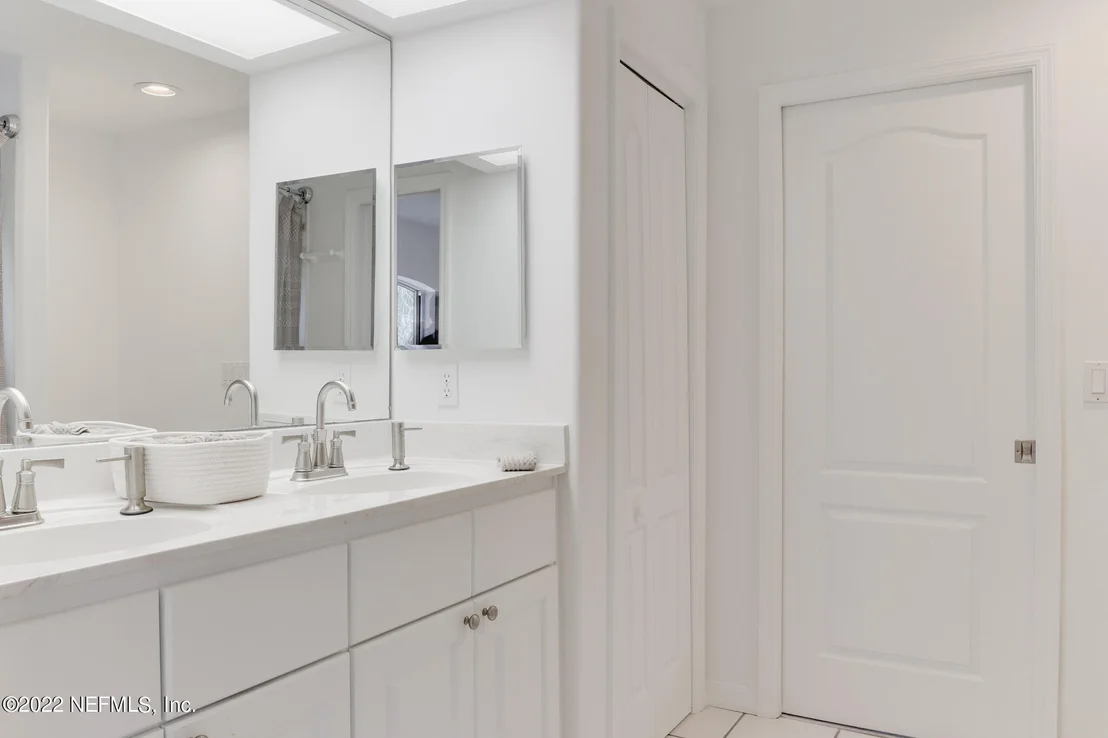 Photo of 4390 LIGUSTRUM Drive