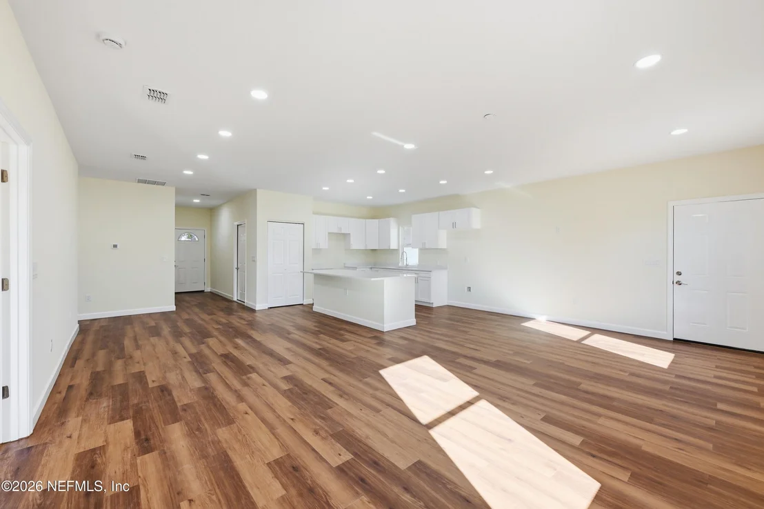 Photo of 115 SIESTA Circle