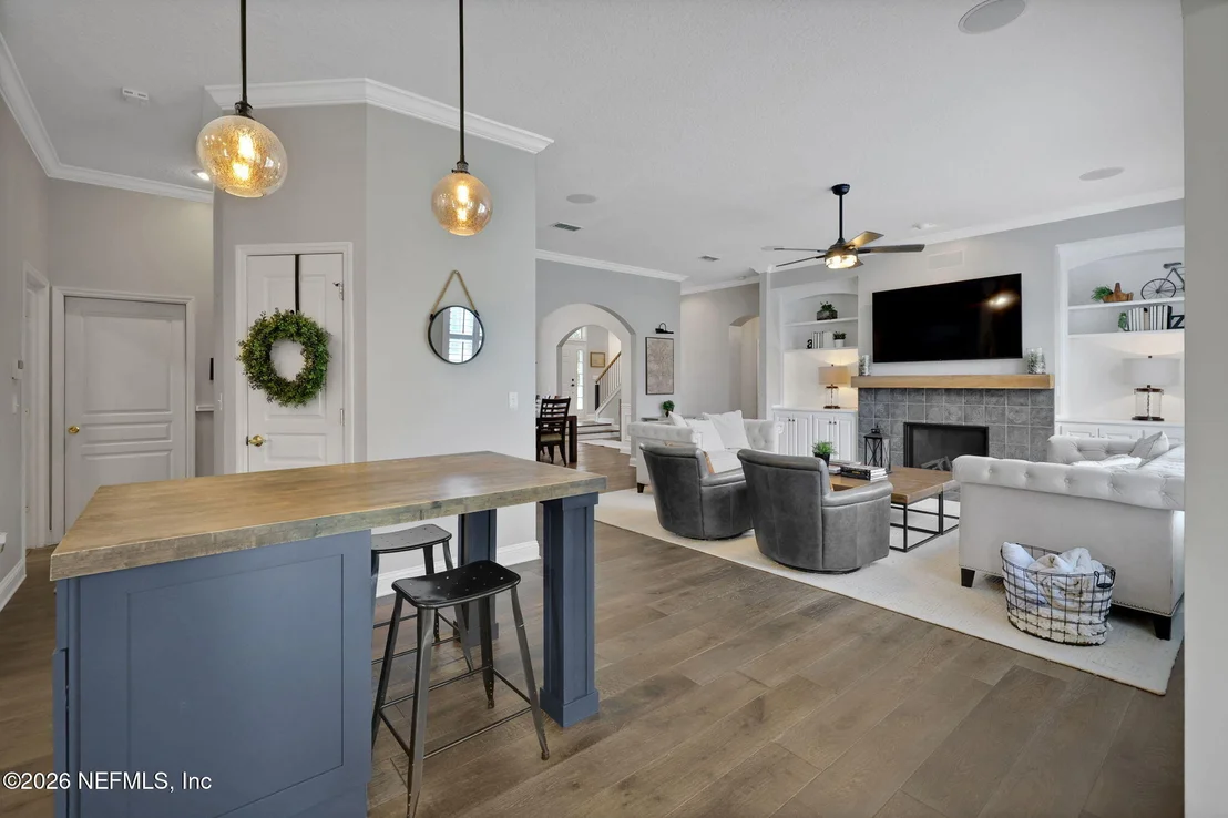 Photo of 1005 MEADOW VIEW Lane