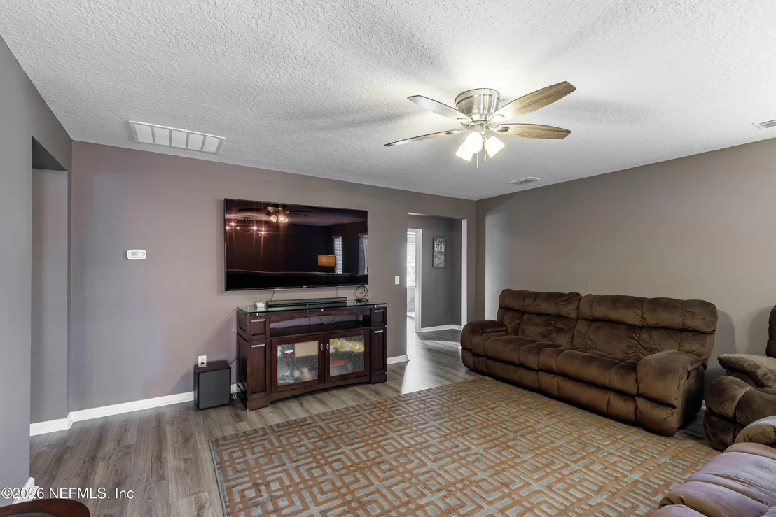 Photo of 1252 LUFFNESS Drive