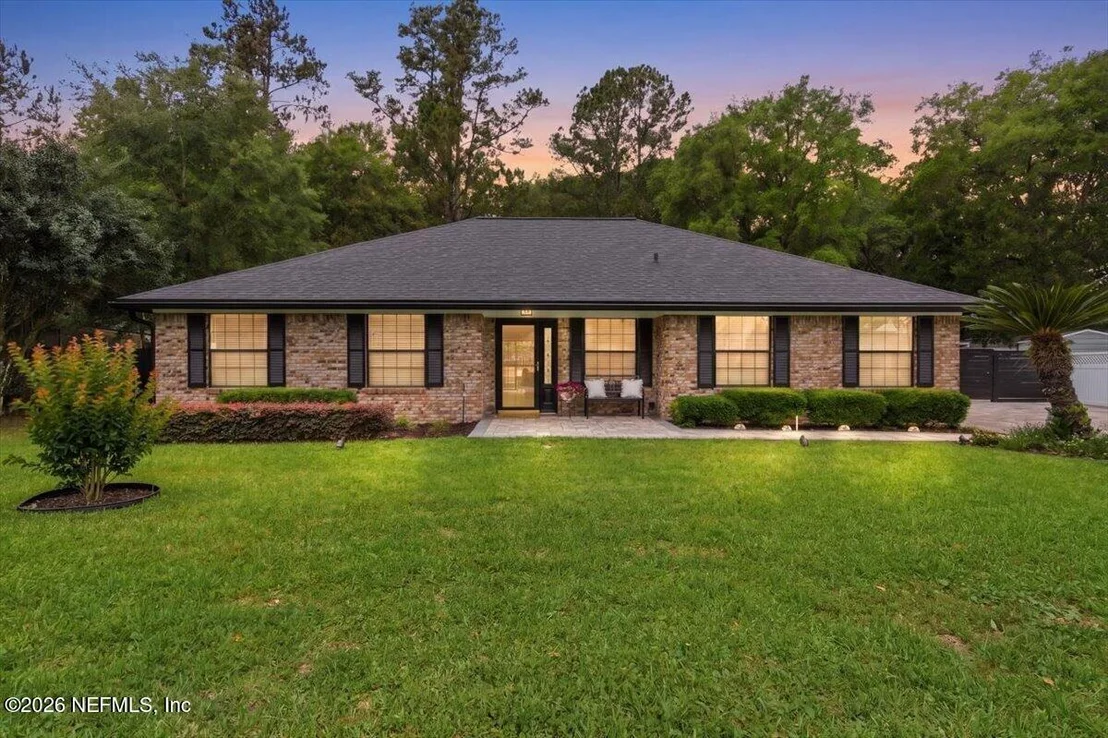 Photo of 4345 APPLE TREE Place