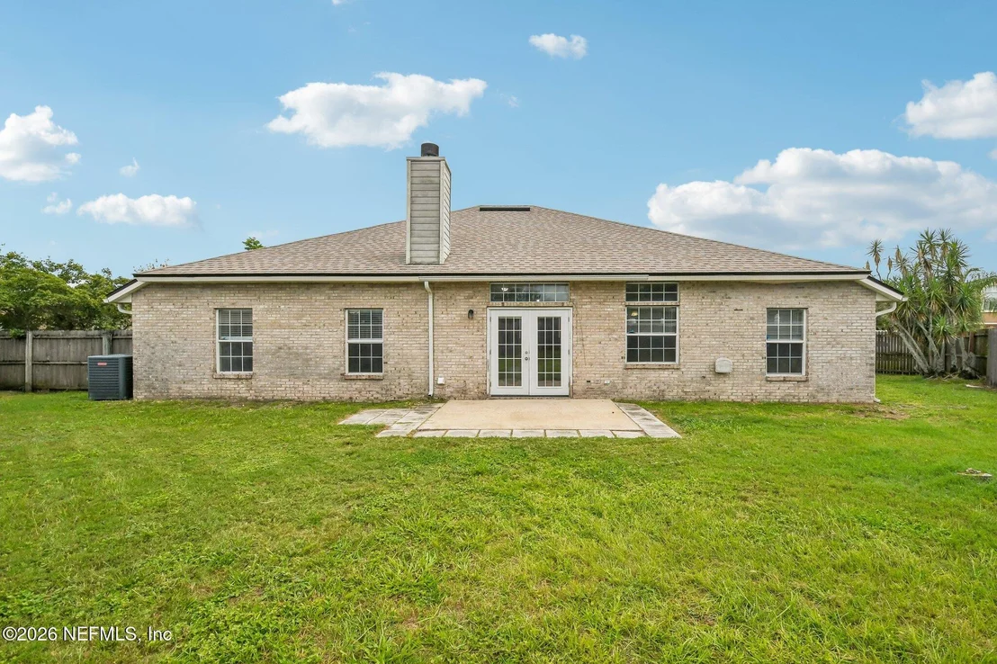 Photo of 476 HILLSIDE Drive