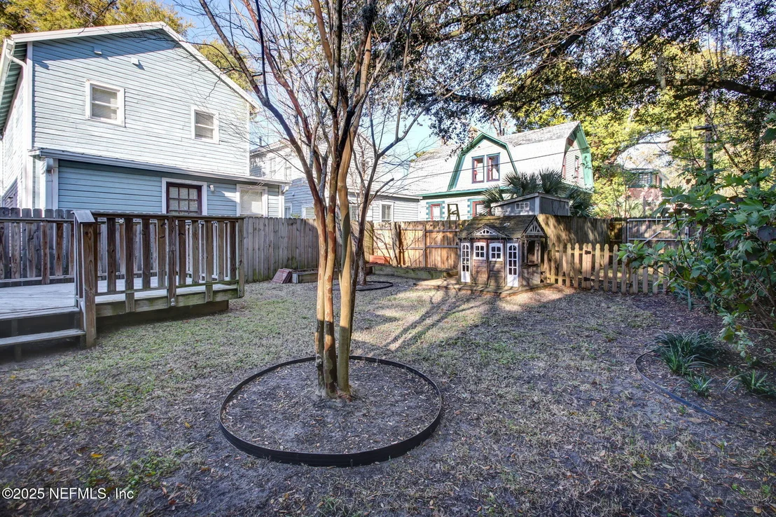 Photo of 1245 WALNUT Street