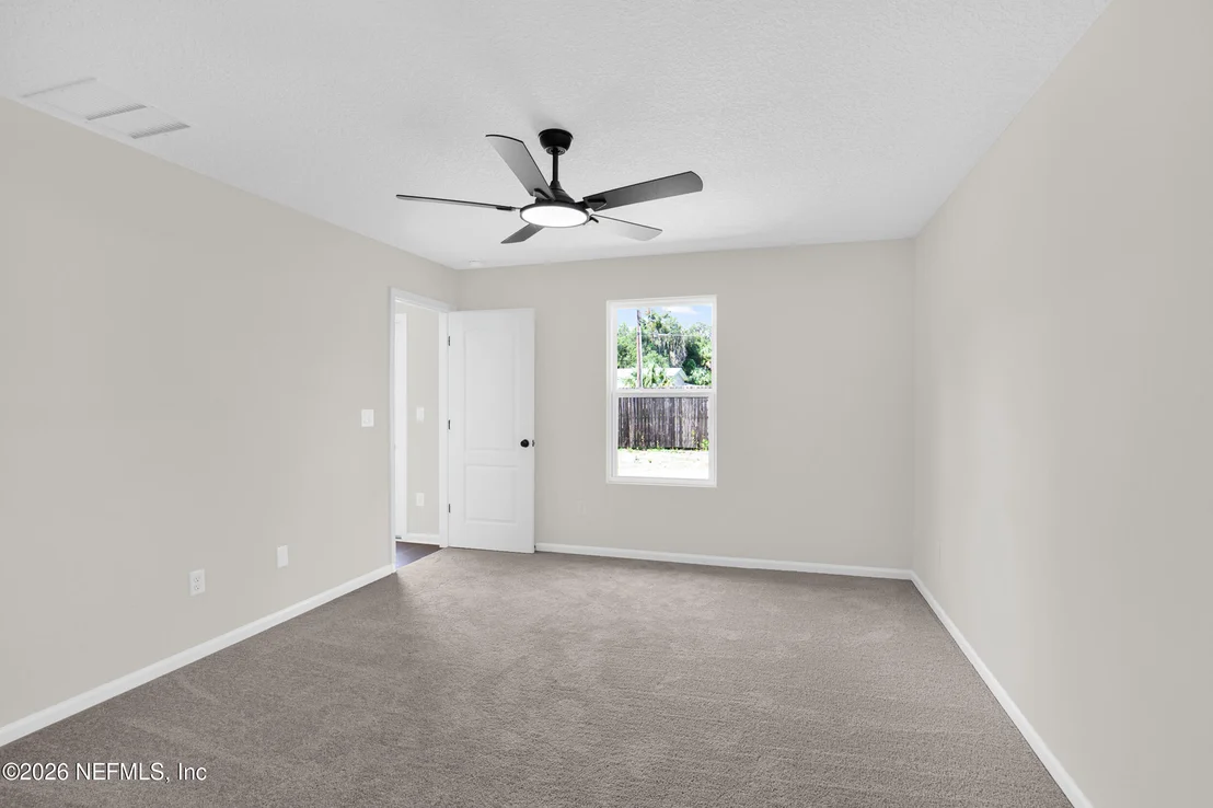 Photo of 126 ROBERTS Boulevard