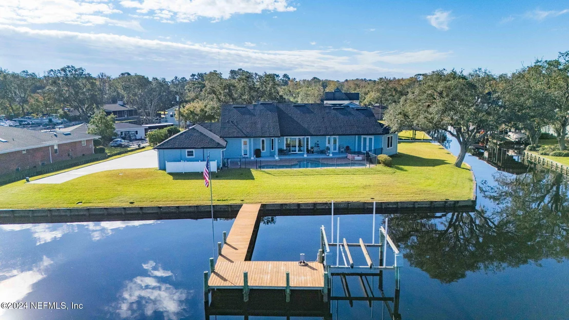 Photo of 487 CREIGHTON Road