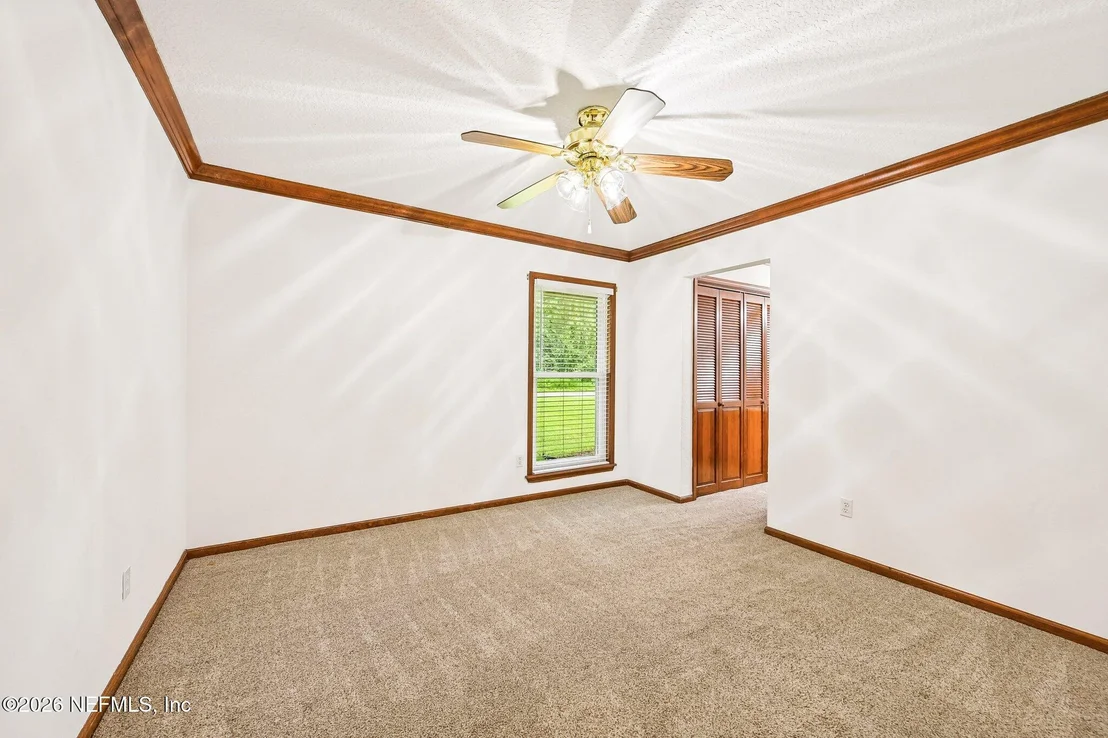 Photo of 331 OAK Drive S