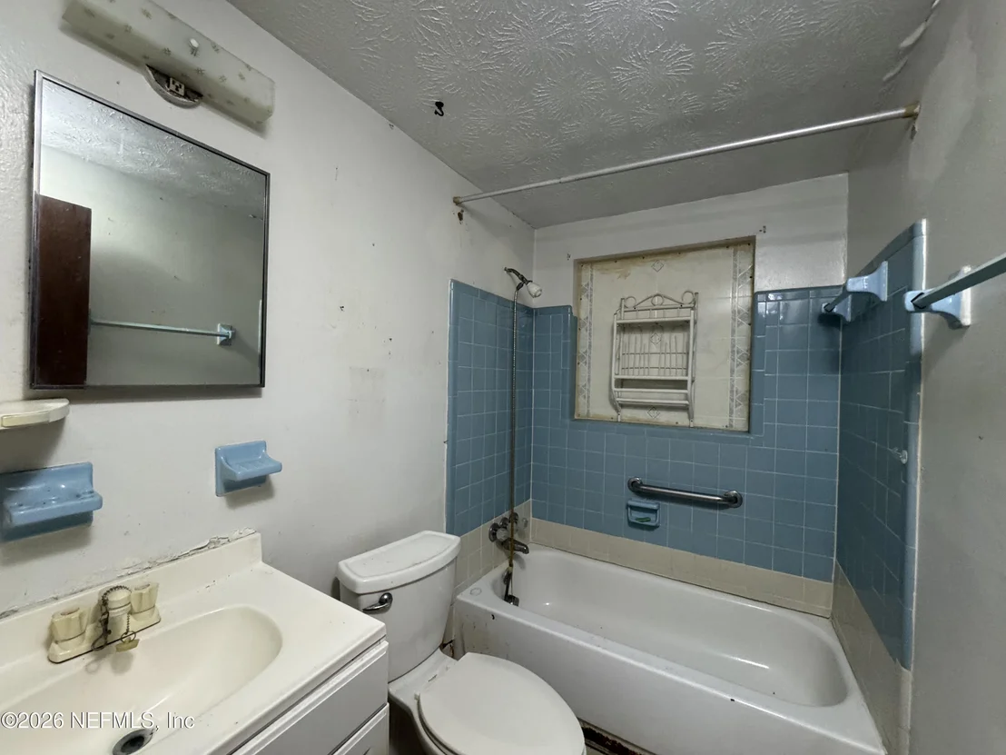Photo of 2560 ROBERT Street
