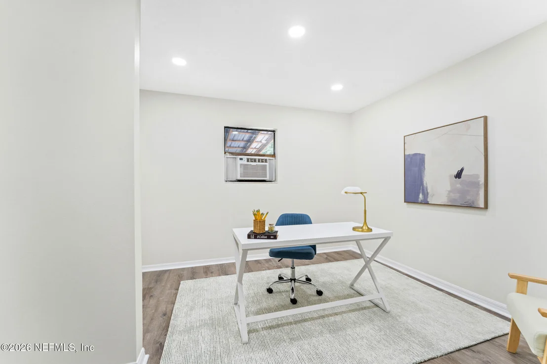 Photo of 111 SWALLOW Road