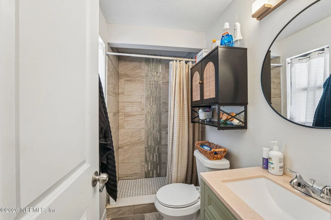 Photo of 472 SIGSBEE Road