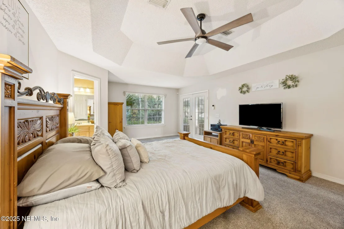 Photo of 97535 PIRATES POINT Road