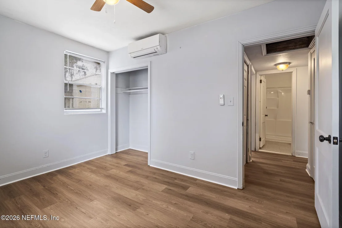 Photo of 517 CLINTON Drive