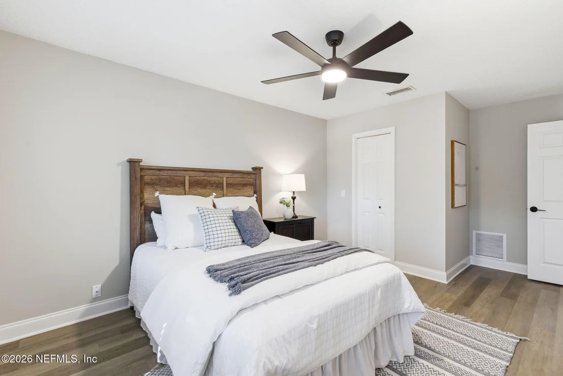 Photo of 5534 MARINERS COVE Drive