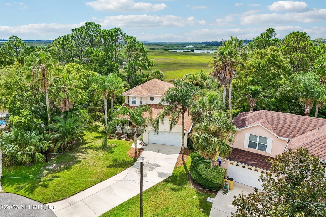 Photo of 305 ELEUTHERA Court