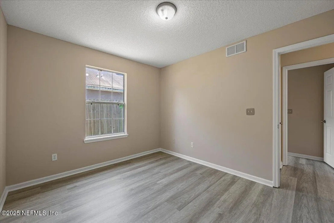 Photo of 4527 CLAIRMONT Road