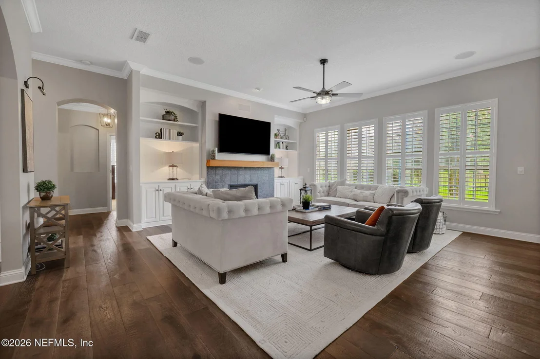 Photo of 1005 MEADOW VIEW Lane