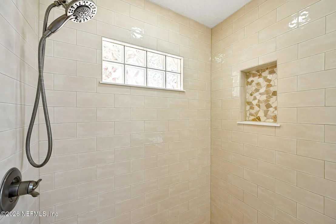 Photo of 392 MAPLEWOOD Drive