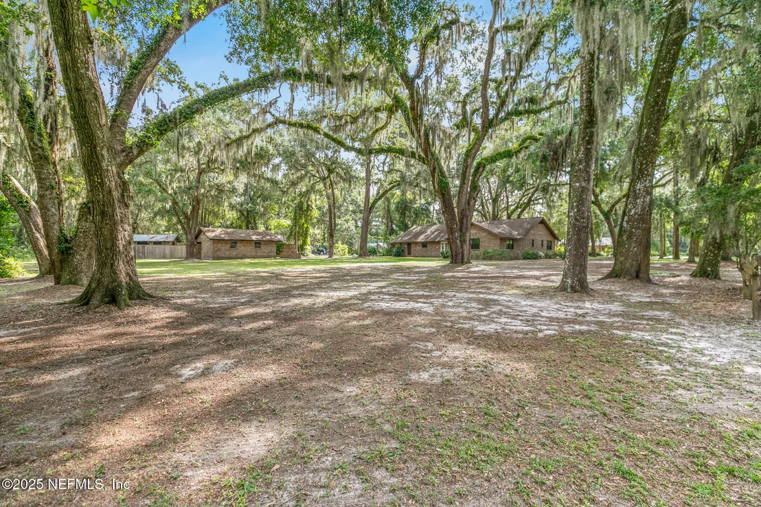 Photo of 1885 RIVER OAKS Drive