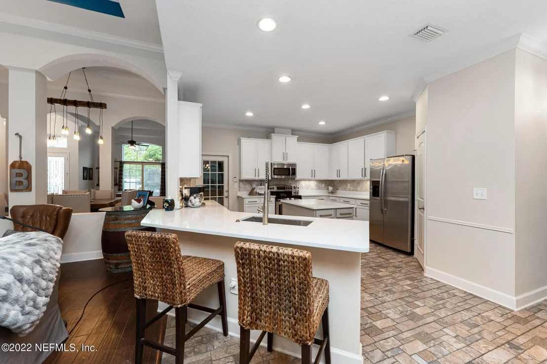 Photo of 120 N ATHERLEY Road