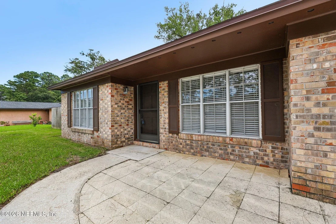 Photo of 8364 POINTER Drive N