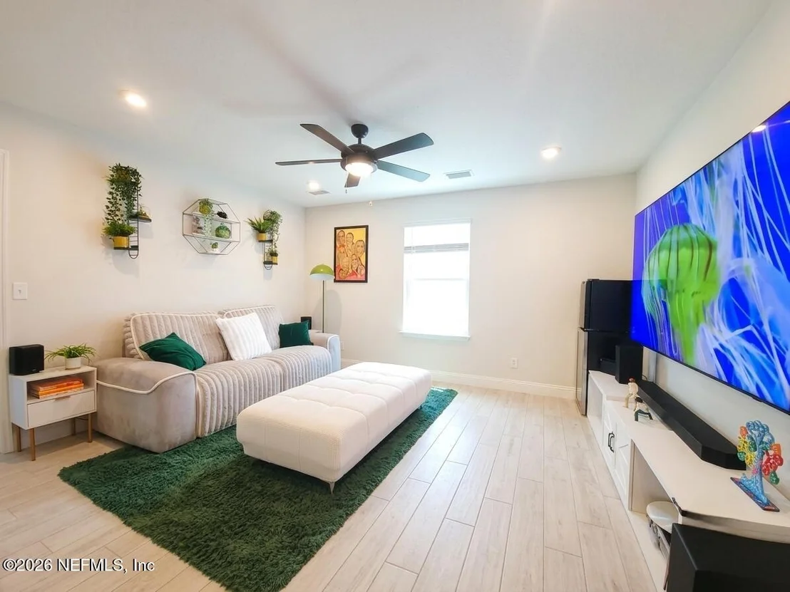 Photo of 13011 HOLSINGER Boulevard