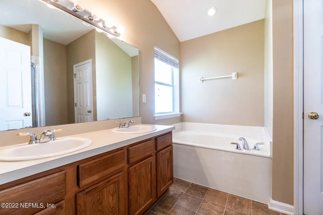 Photo of 1054 MOOSEHEAD Drive