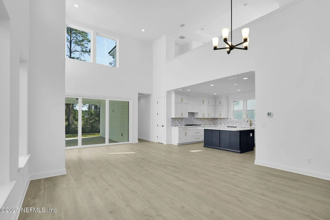 Photo of 299 REFLECTIONS Avenue