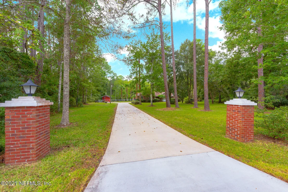 Photo of 370 CIRCLE Drive W