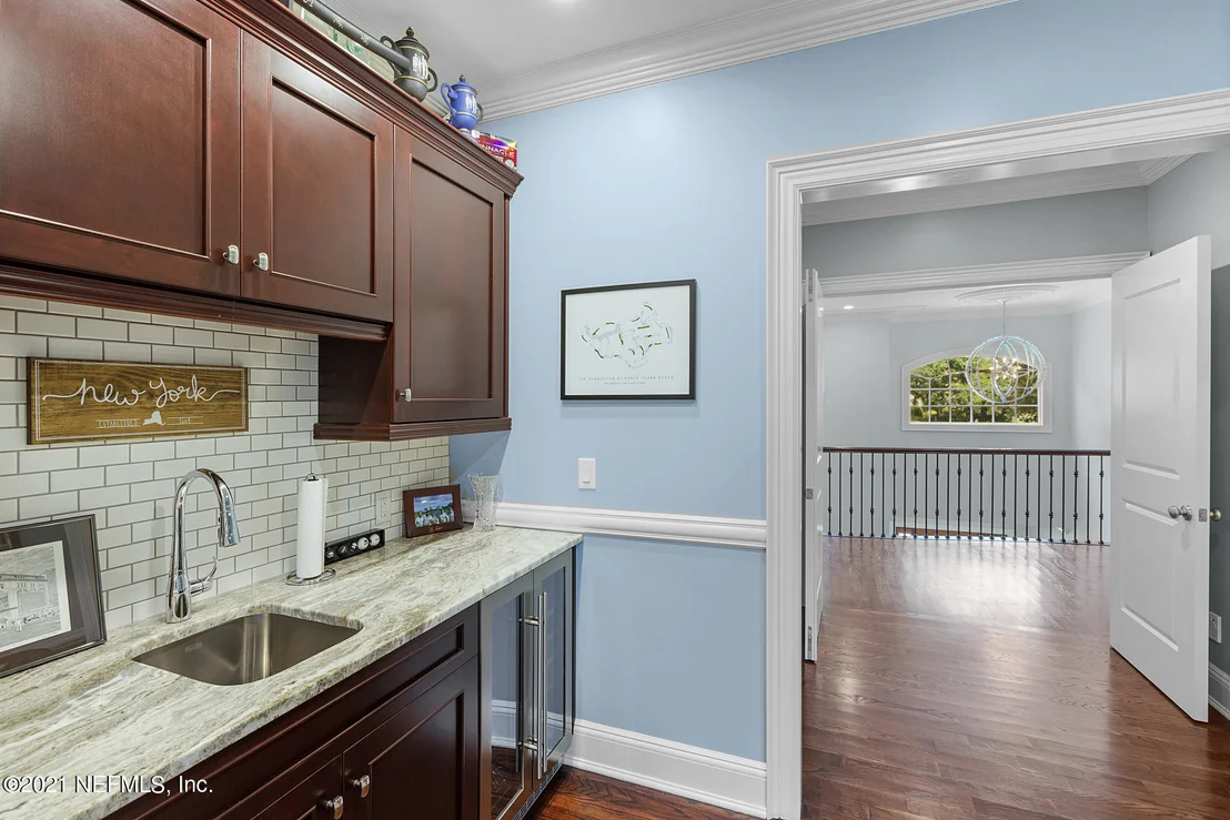 Photo of 236 LAUREL Lane