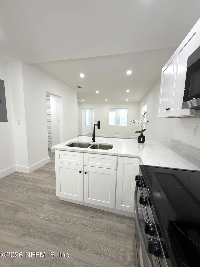 Photo of 5602 LONG ST Street
