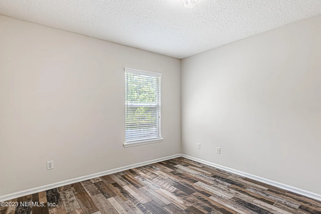 Photo of 1047 MOOSEHEAD Drive