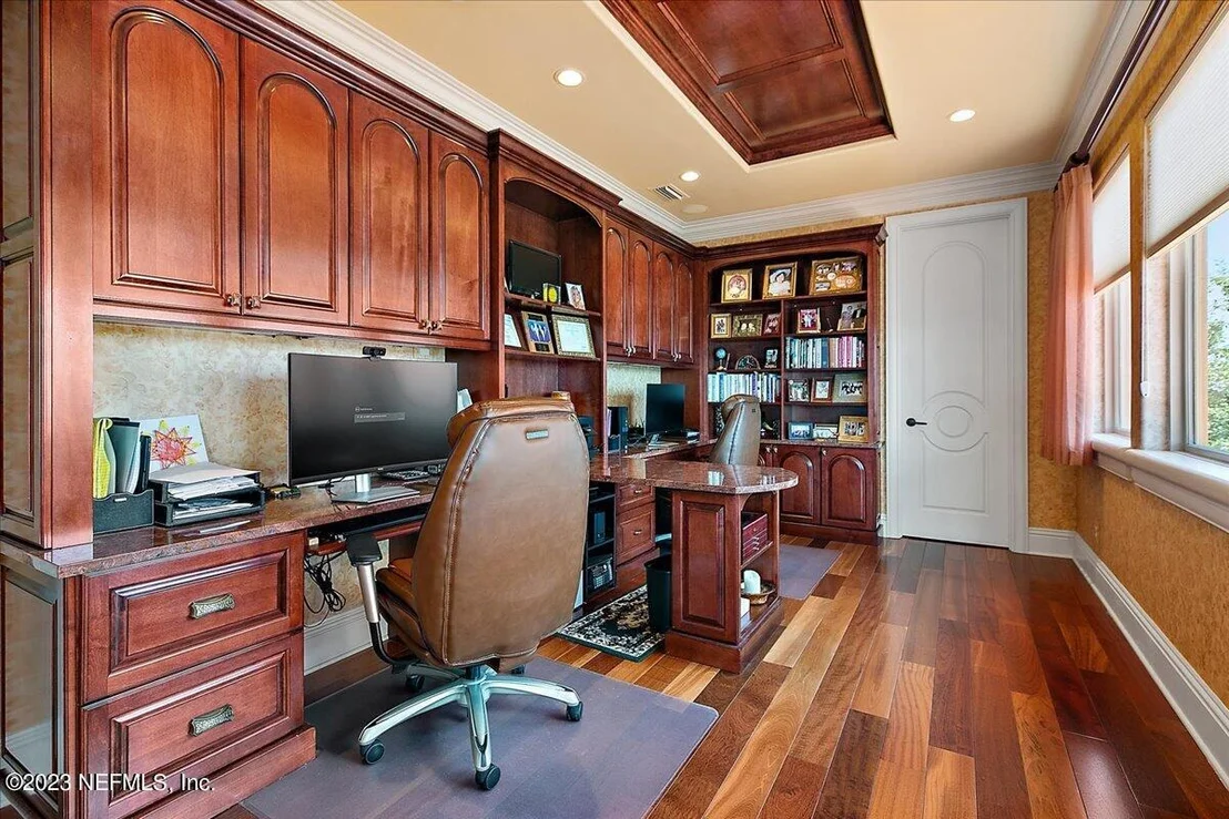 Photo of 1261 DELFINO Drive
