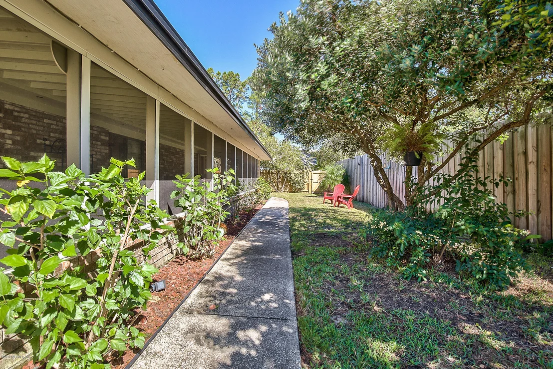 Photo of 10679 HAMPTON Road