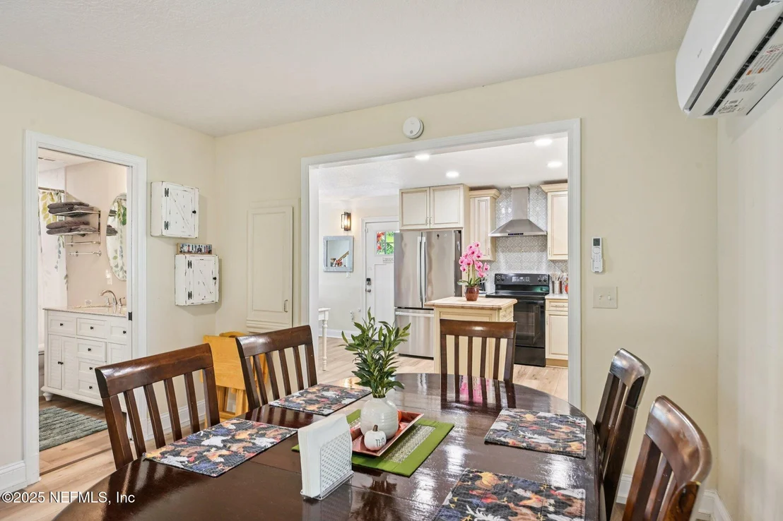 Photo of 1265 WHISPERING PINES Road