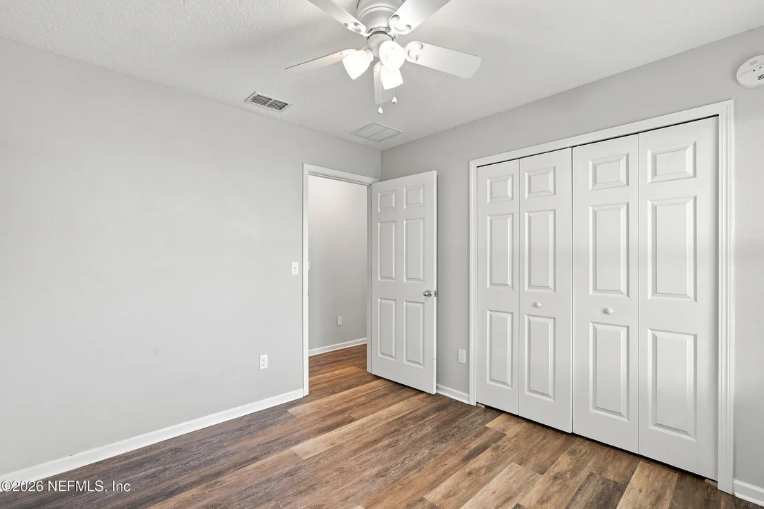 Photo of 285 W ADELAIDE Drive
