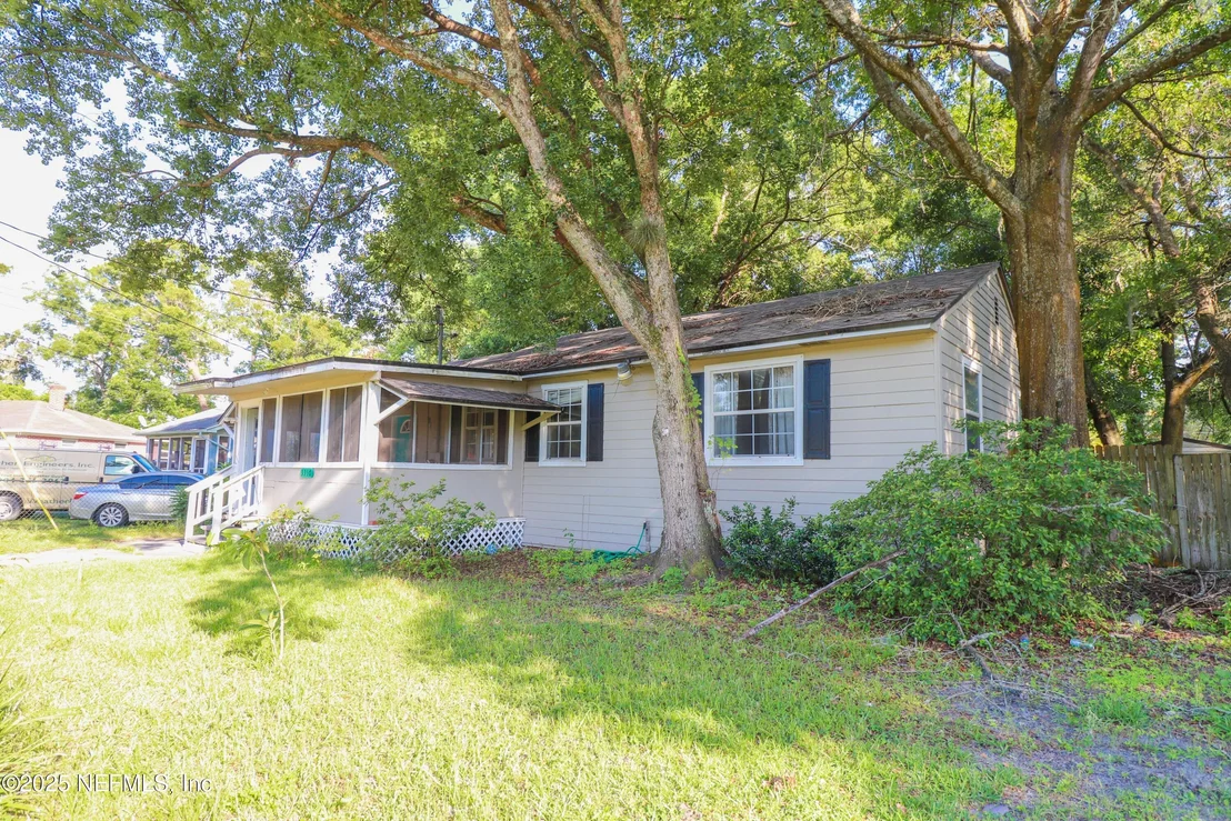 Photo of 3390 SHERIDAN Road