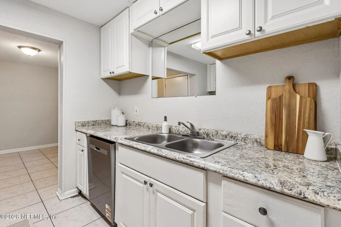 Photo of 2965 SUNSET Street