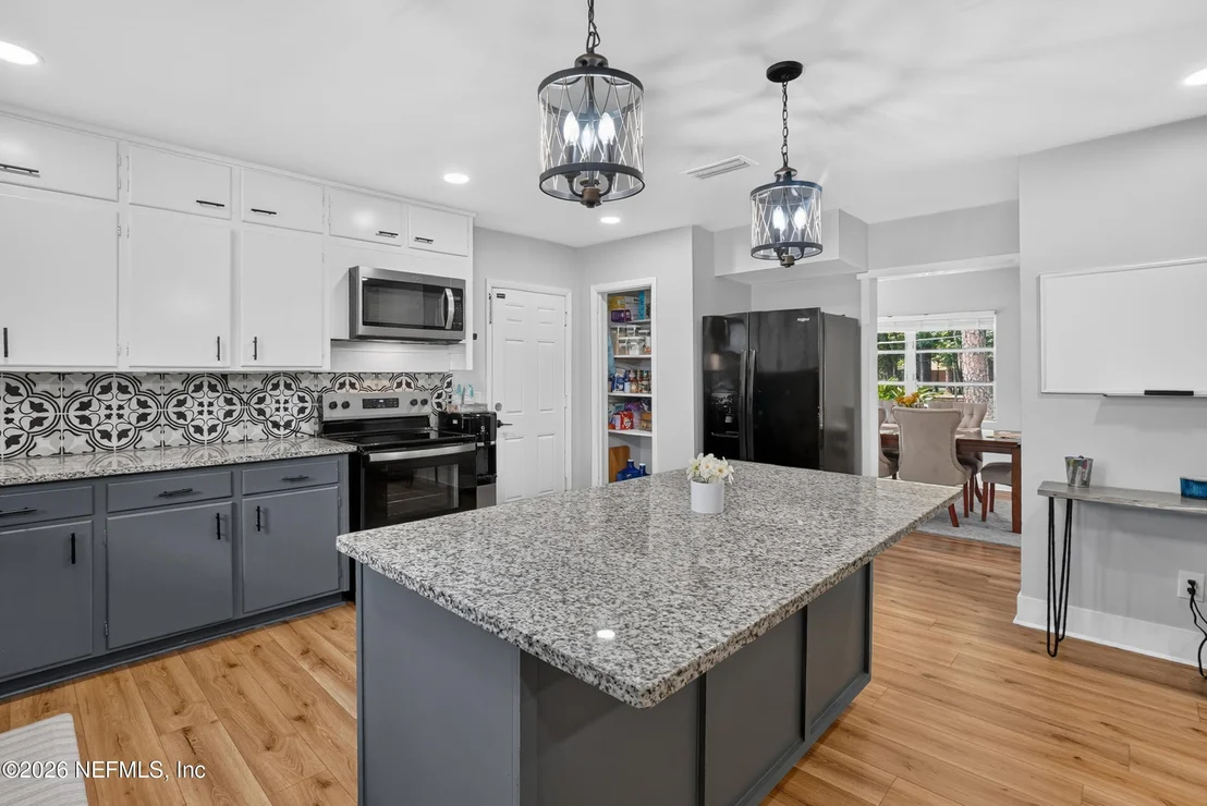 Photo of 2864 SCOTT Circle