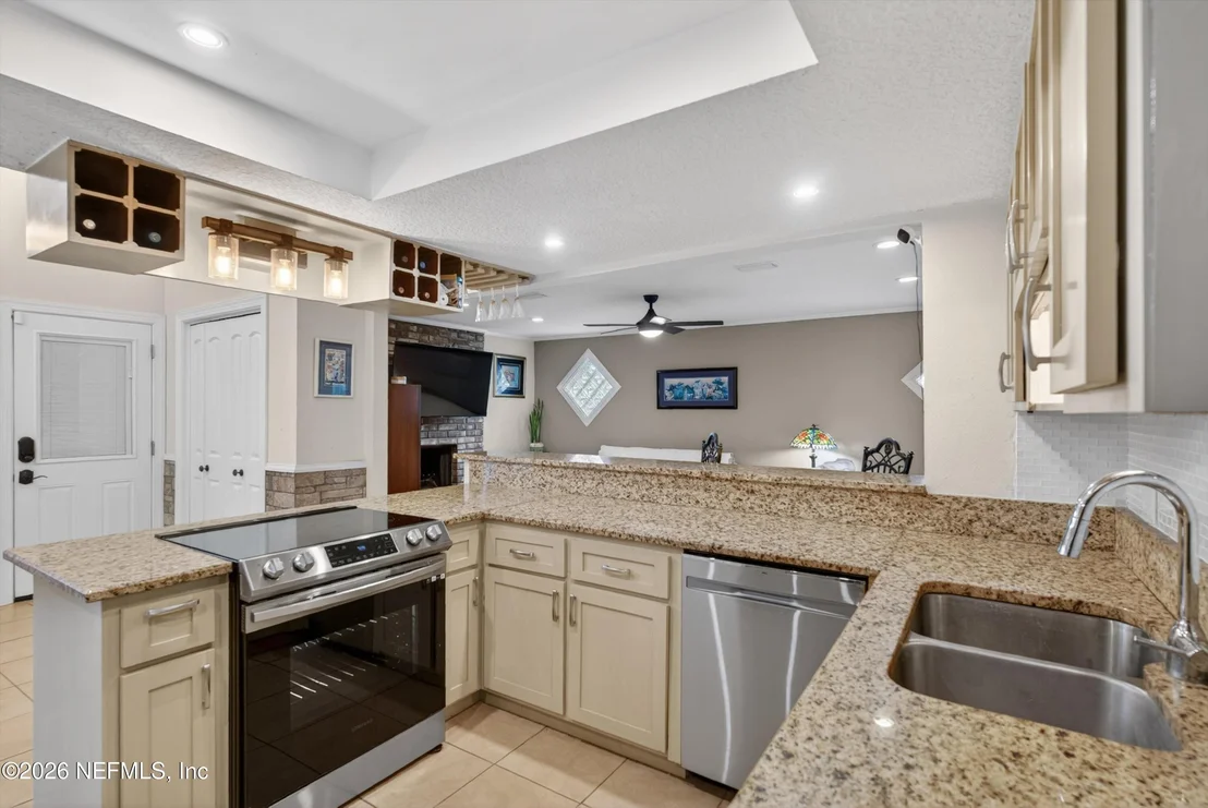 Photo of 2556 BOTTOMRIDGE Drive