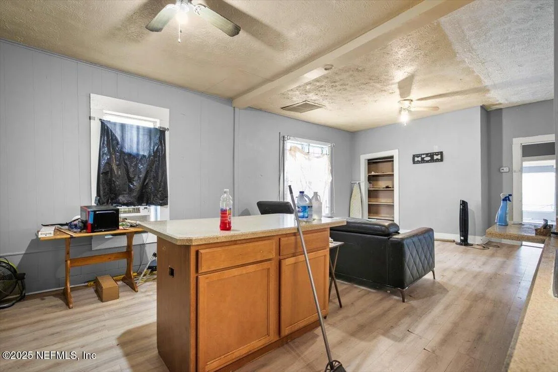 Photo of 412 KING Street