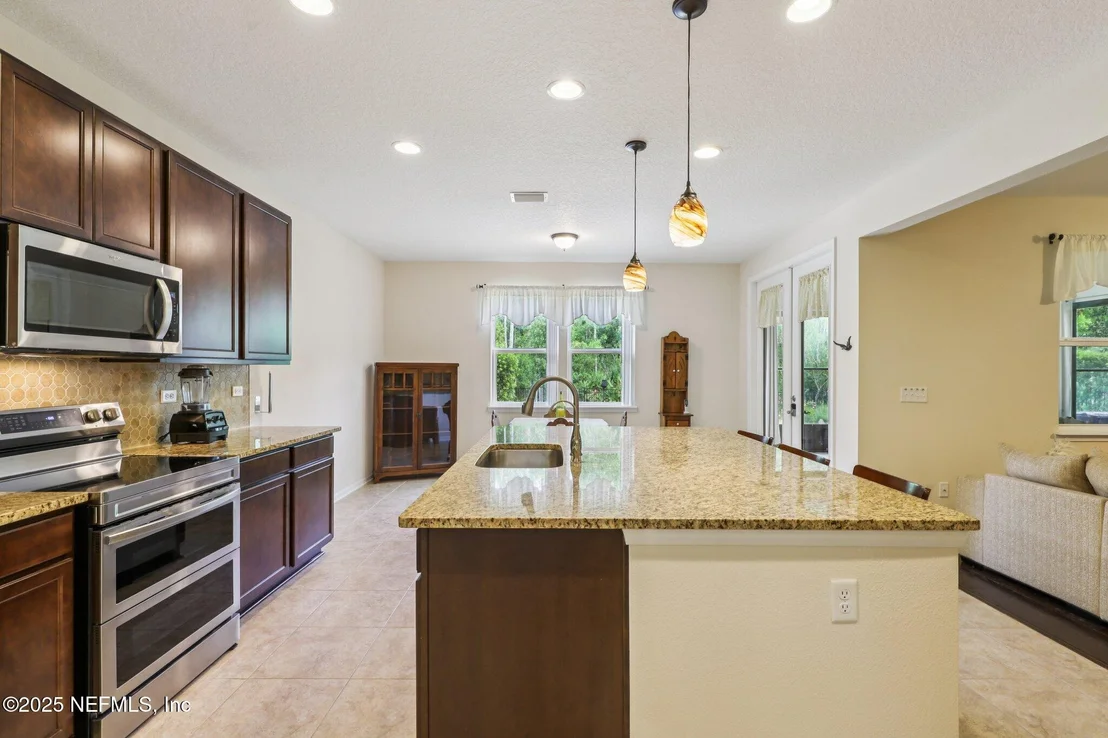 Photo of 261 PALISADE Drive