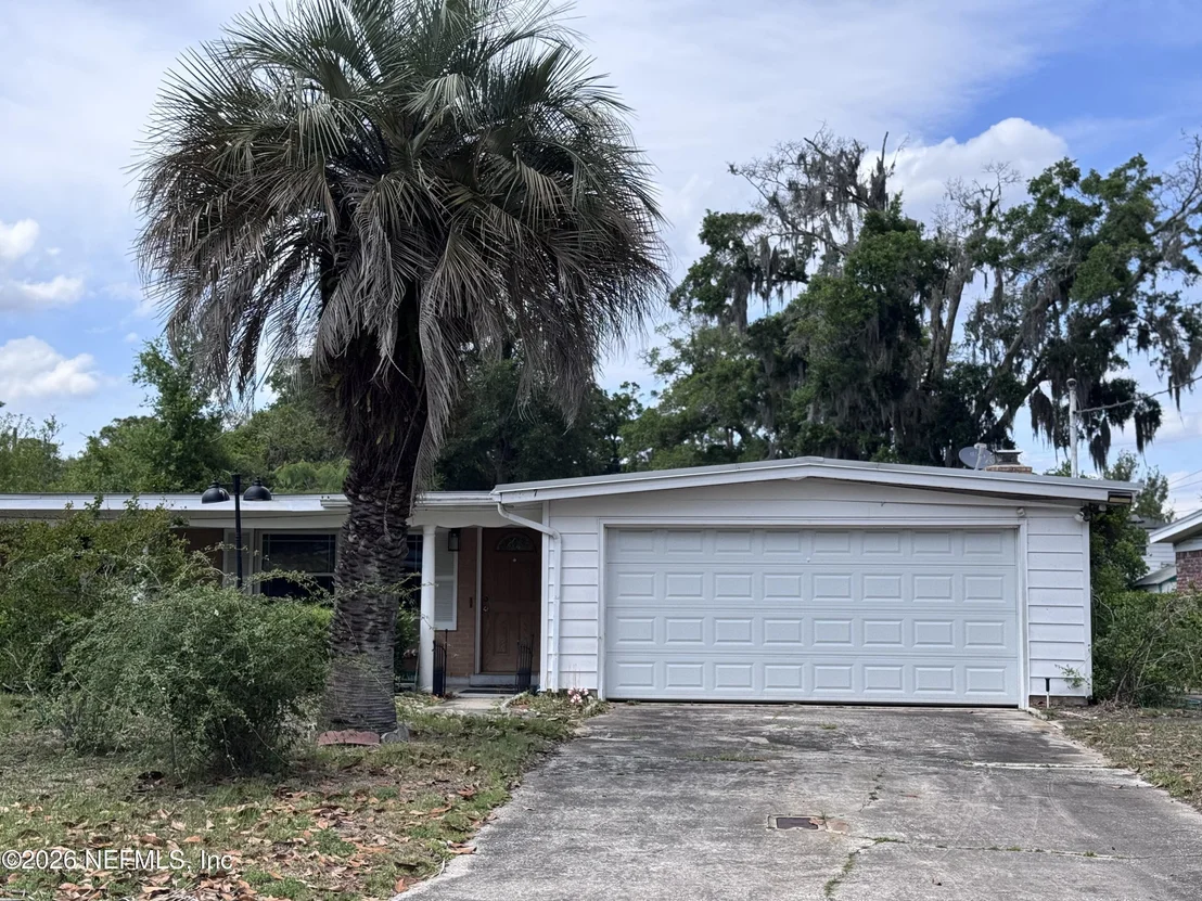 Photo of 5527 MAXINE Drive