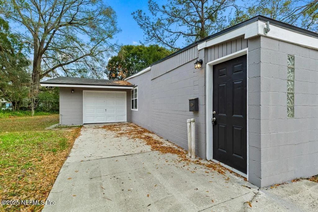 Photo of 5803 GERANIUM Road