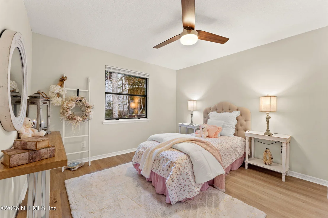Photo of 1875 LIVE OAK Lane