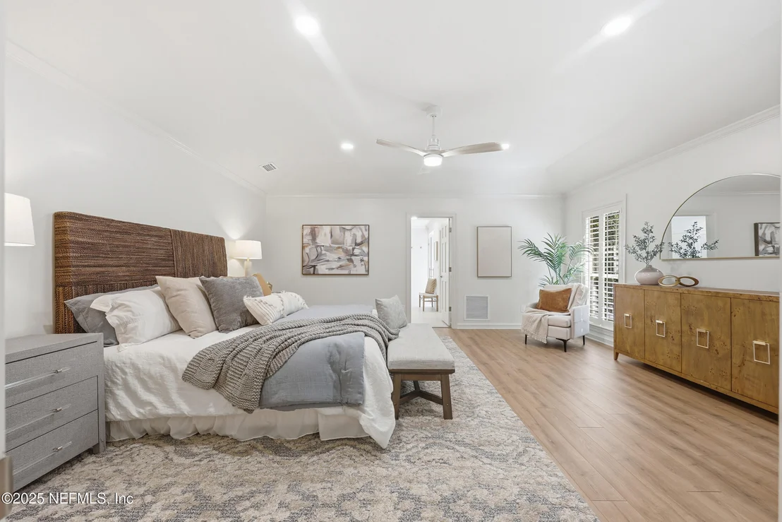 Photo of 8127 MIDDLE FORK Lane