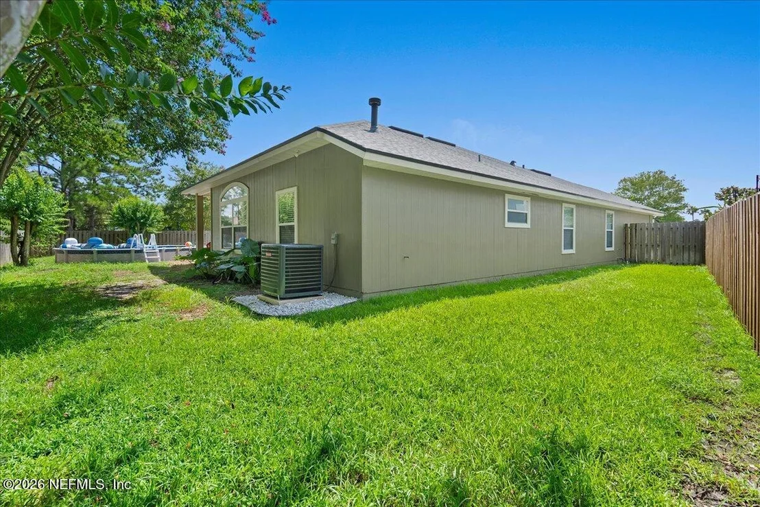 Photo of 817 ESQUIRE Lane